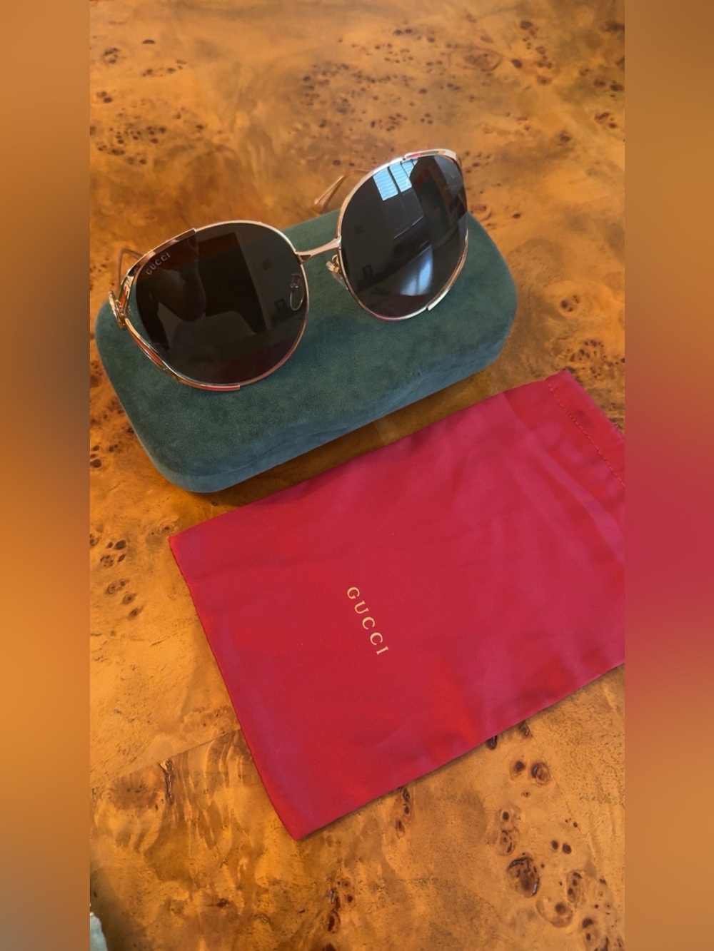Gucci Sunglasses GG0225S. Gold frame with green and red GG detail - Picture 11 of 11